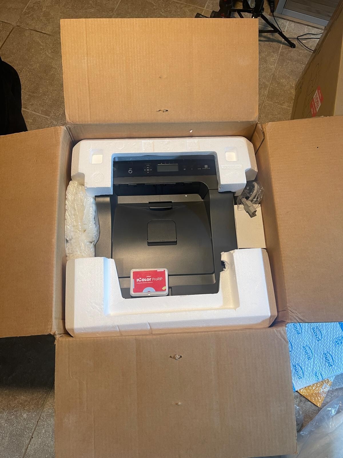NEW UniNet iColor 560 Printer (SmartCUT and ProRIP Included)