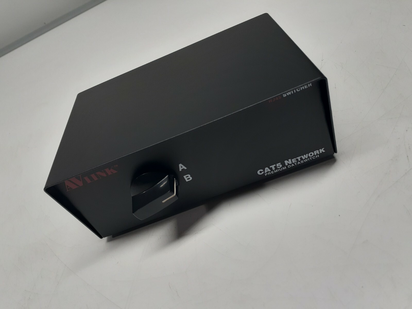 AV Link 2 Port CAT5 RJ45 Network Dataswitch Lan Selector Steel Black