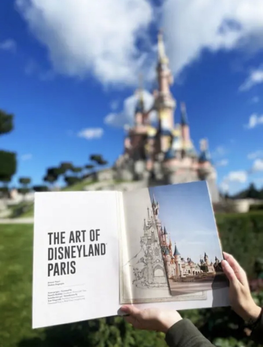 ディズニーランドパリ　画集　the art of DisneylandParis NEW Book The Art Of Disneyland Paris New French and English