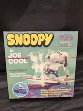 ATLANTIS TOY & HOBBY INC. Snoopy Joe Cool Surfing AANM7502 Plastic Model