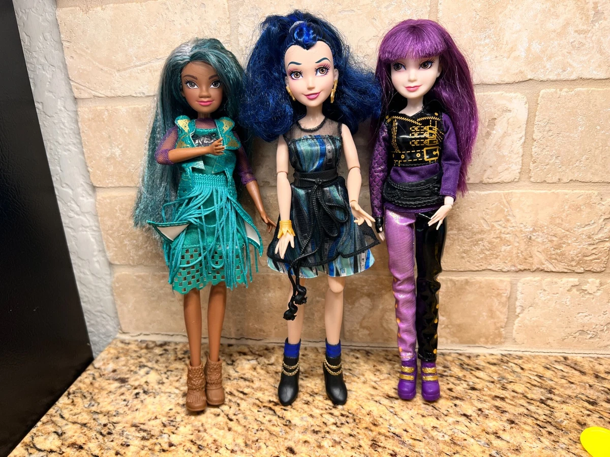 Disney Descendants Singing Uma