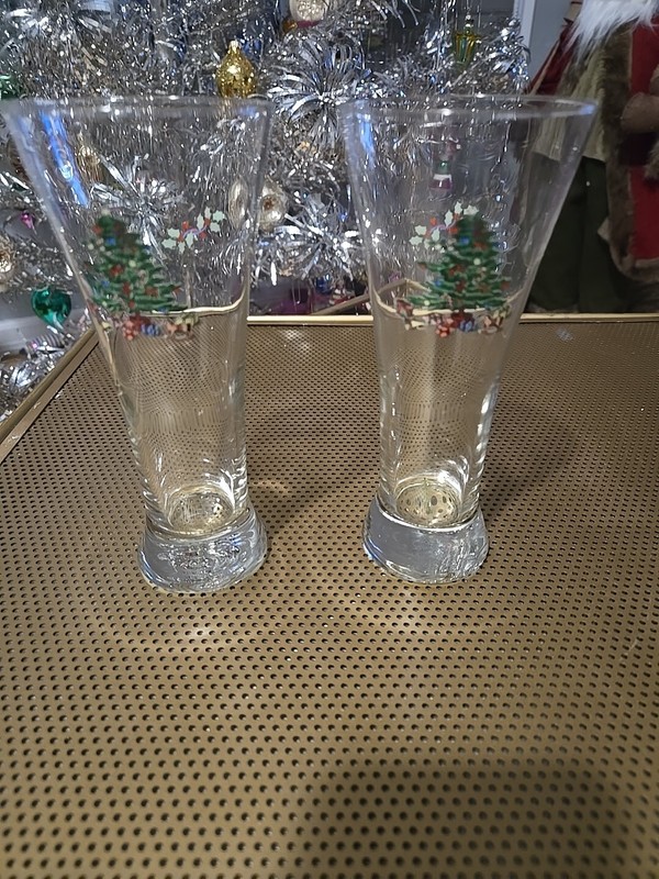 Set Of 2 TIENSHAN HOLIDAY HOSTESS PILSNER BEER GLASSES CHRISTMAS TREE  VGC