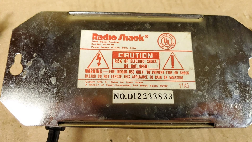 Radio Shack 20dB Signal Amplifier UHF VHF FM 15-1113B Archer 117 VAC 60Hz 3.6WOp - Image 4 of 4