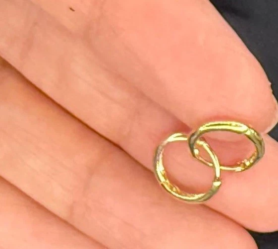 Маленькие серьги-кольца из 18-каратного золота — чистое золото — 1,1 г - Изображение 3 из 4