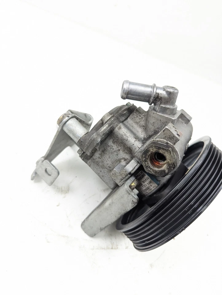 2001-2005 BMW 325Xi 330xi Power Steering Pump OEM - Image 4 of 4