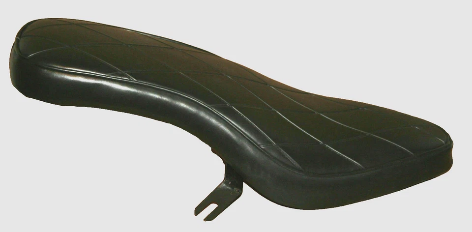 IRONHEAD 钻石针眼镜蛇座椅带减震支架 Harley XL Sportster 1959-78 — 第 3/4 张图片