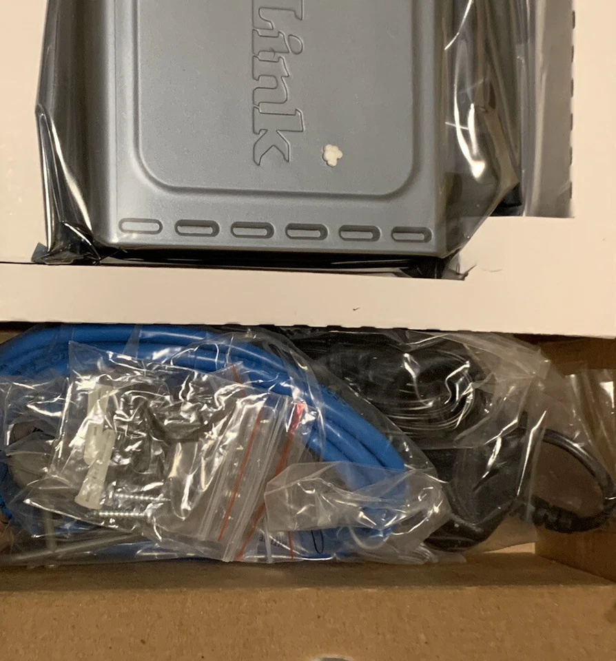 D-Link DI-524 54 Mbps 1-Port 10/100 Wireless G Router Sealed.  No outer Box. - Image 2 of 4