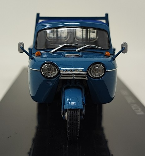 EBBRO 1:43 MAZDA T2000 1962 BLUE DIE-CAST MODEL CAR - Picture 4 of 7