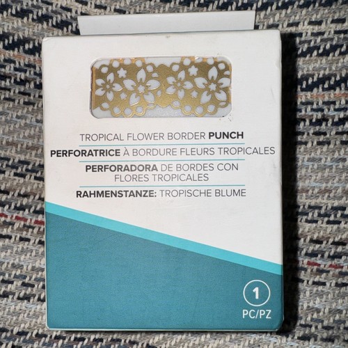 We R Memory Keepers Edge Punch-Tropical Flower Cartridge 60000369 A2
