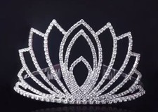 BEAUTIFUL RHINESTONE TIARA WITH COMBS - MODEL G11