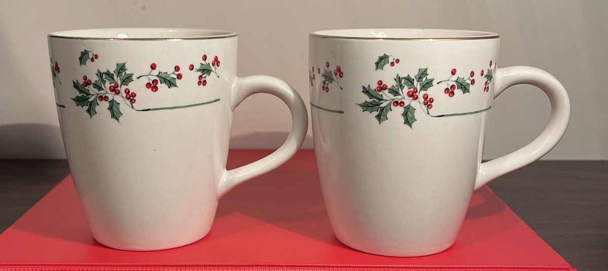 Vintage Gibson Everyday Christmas Mugs, Gold Holly Trim, Set Of