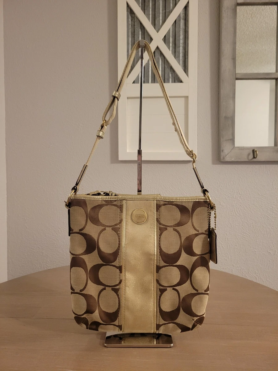 Coach signature hotsell duffle bag