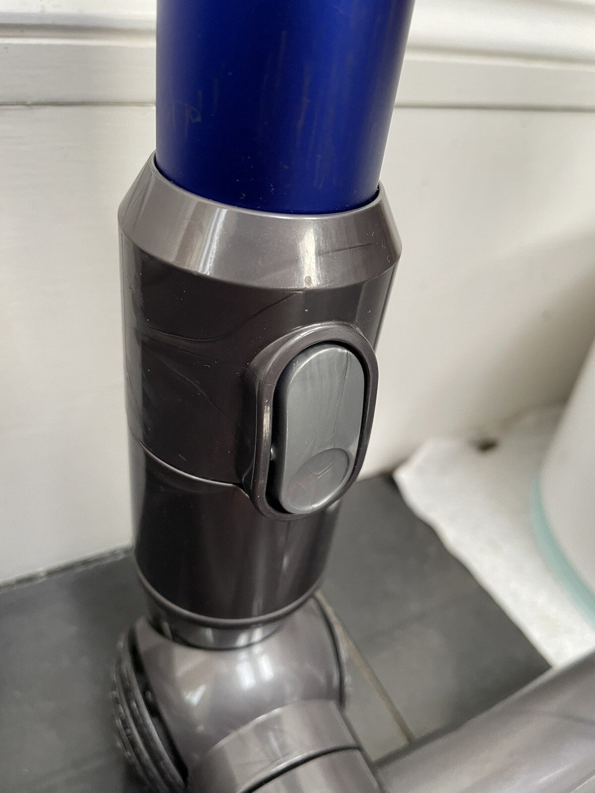 Dyson V6 Cordless Stick Vacuum Cleaner 5025155021064 eBay
