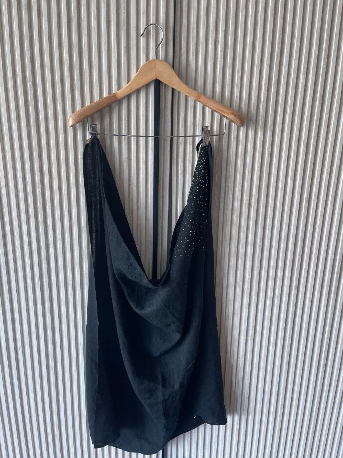 foulard gucci noir avec incrustations de laine d'hiver zirconie