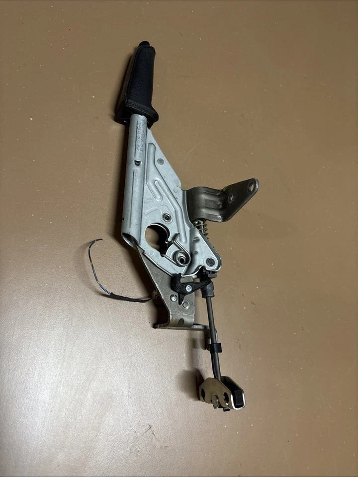 Manija de freno de mano de estacionamiento de emergencia OEM 07-13 BMW 328i 335i E92 E90 E91 E93 Foto 2 de 4