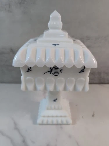 Vintage Westmoreland Milk Glass Wedding Cake Box Lidded Candy Dish Blue Design