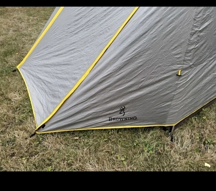 Tienda glaciar Browning para 4 personas con 2 vestíbulos paredes laterales rectas mosca completa Foto 2 de 4