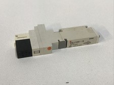 SMC VQ1100-5 Solenoid 24VDC Valve 2-Position 5-Port