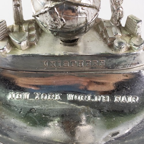 VTG 1960s World's Fair New York Souvenir Unisphere U.S. Steel Skyline Ashtray - Picture 2 of 8