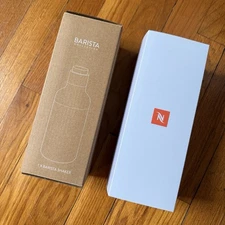 NESPRESSO Barista Cocktail Shaker ;Tomas Kral Design 20 Oz New in Box Green/Blue