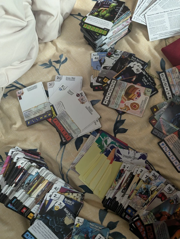 ОГРОМНЫЙ лот Dice Masters почти от каждого поколения более 1000 костей и 1000 карт - Изображение 4 из 4