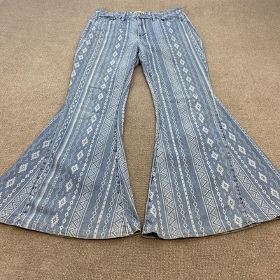Shyanne Flare Jeans Womens 34 Fits 33x30 Blue Light Wash Mid Rise Stretch Aztec