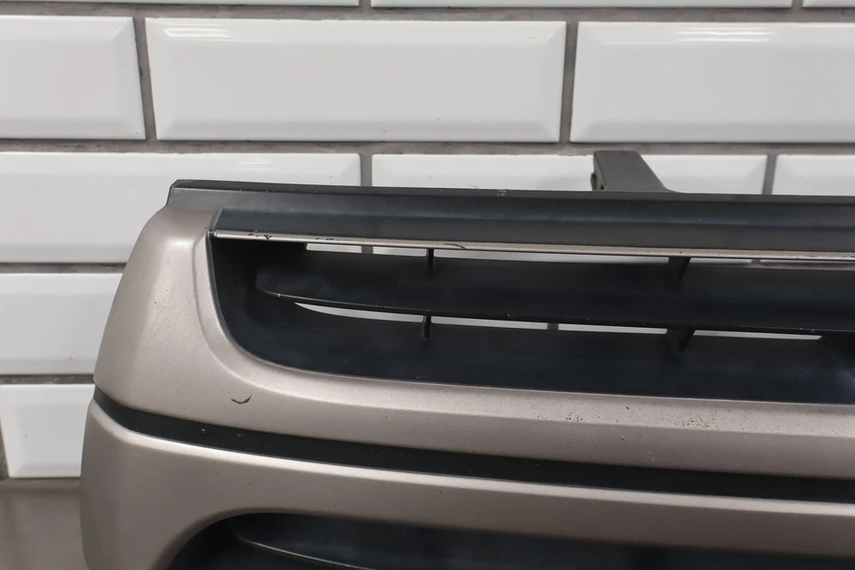 Rejilla de radiador superior delantera Toyota 4Runner 2001-2002 *Thunder Cloud KF9* Foto 3 de 4