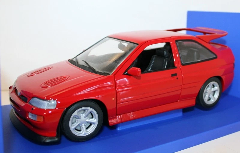 UT Models 1/18 Scale - 180 082102 Ford Escort Cosworth - Red - Image 3 of 4