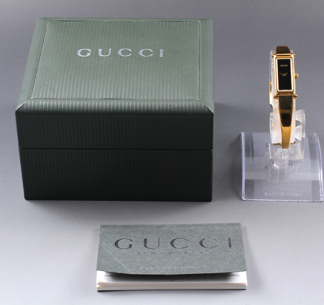 Exc+5 Box Paper] Vintage GUCCI 1500L Gold Black Dial Qz
