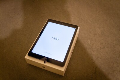 COLLECTOR's Apple iPad Air 1st Gen Rare iOS 9 (9.3.3) 16GB Space