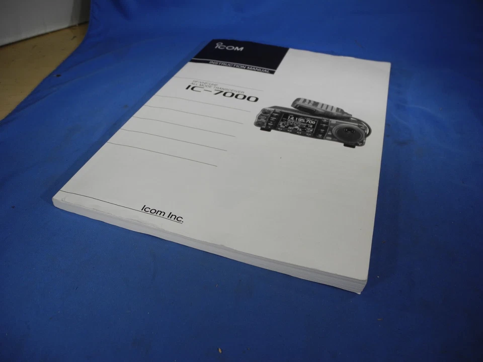 Icom IC-7000 HF/VHF/UHF Transceiver Instruction Manual (ORIGINAL, NOT A COPY!) - Image 4 of 4