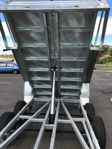 12 x 5 heavy duty galvanised hydraulic tandem tipper trailer - 3,500 kg ATM - Picture 17 of 18
