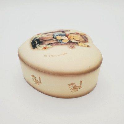 Goebel Germany Hummel 687 Porcelain Heart Trinket Box She Loves Me, Loves Me Not