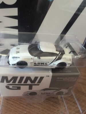 Mini GT LB-Silhouette Works GT Nissan 35GT-RR White #209 1/64
