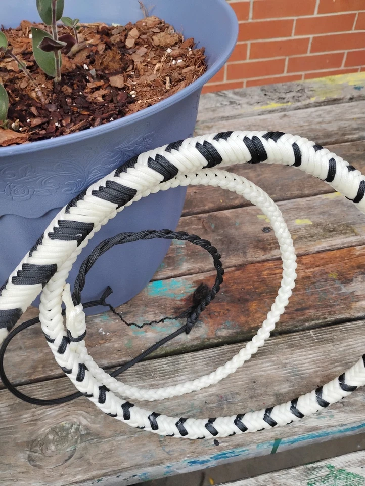 Bull Whip, personalizado, blanco y negro, 5 pies Foto 3 de 4