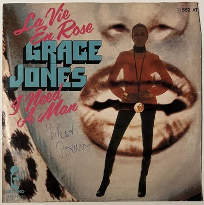 Grace Jones - La Vie En Rose