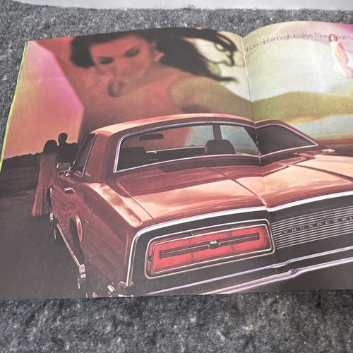 12"x12" Original 1969 Ford Thunderbird Deluxe Sales Brochure 69 - Picture 9 of 14