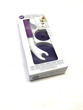 Wilton Fondant Trimmer Set w 2 Interchangeable Cutting Wheels (Large & Small)