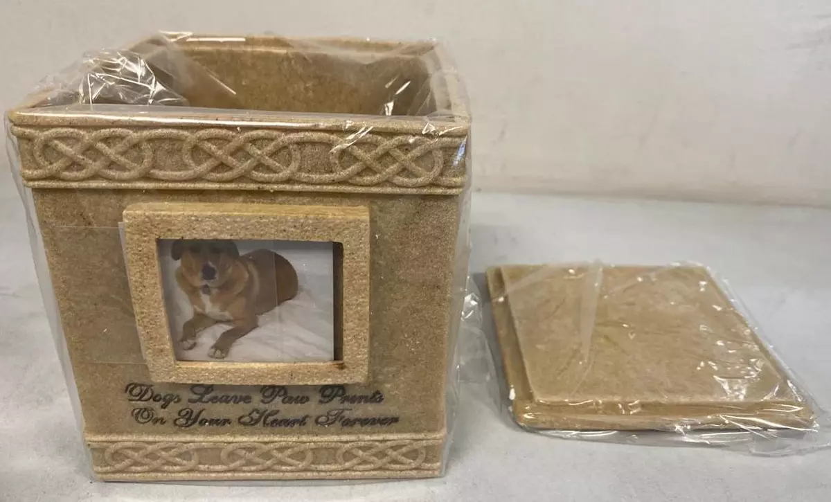 Angelstar box urn top dog paw prints