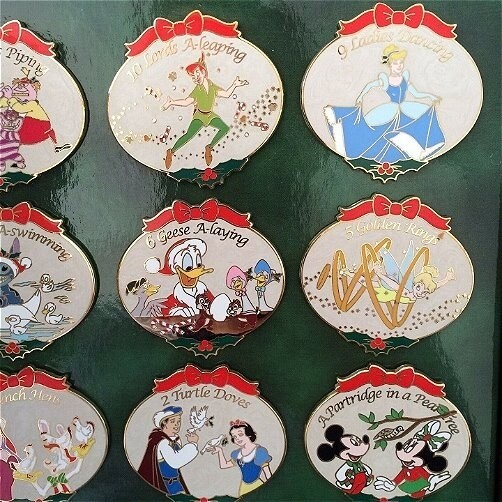 DisneyStore 12 Days of Christmas ピンバッジ Lot - Disney 12 Days of Christmas Pin Set - Twelve