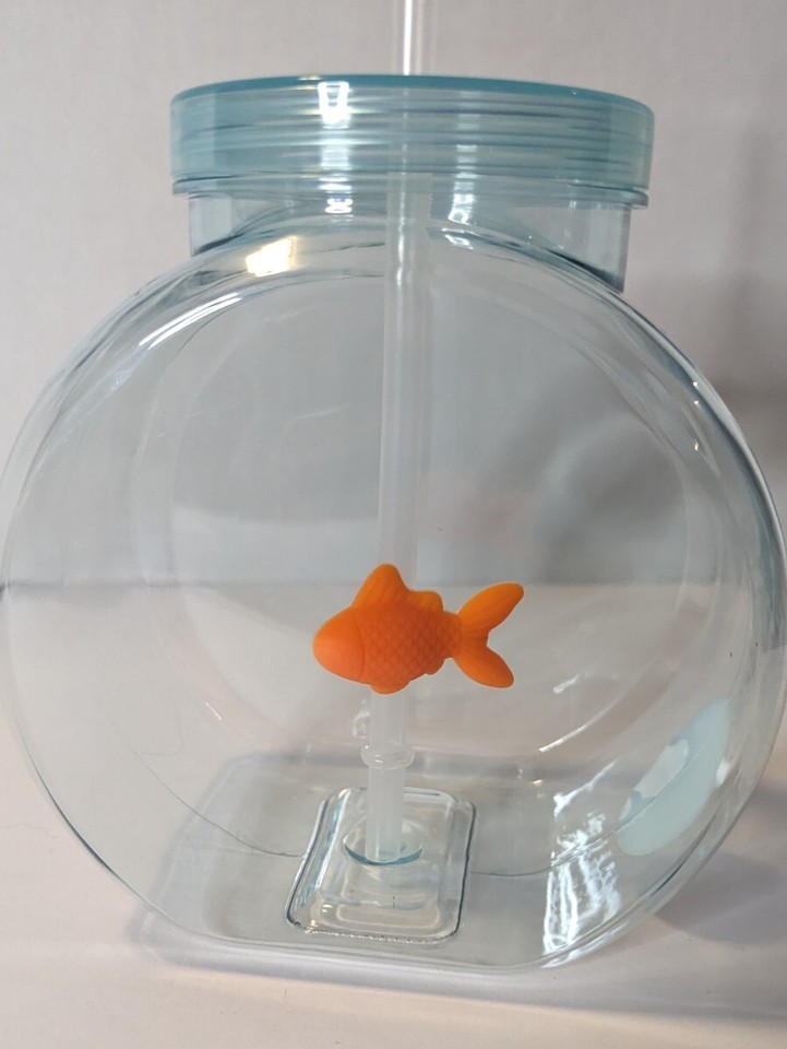 Target Bullseye Playground Fishbowl Sipper Cup Tumbler W/ Goldfish Fish