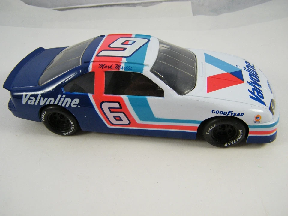  TRANSPORTADORES Y COCHES MARK MARTIN VALVOLINE ROUSH RACING #6 Foto 3 de 4