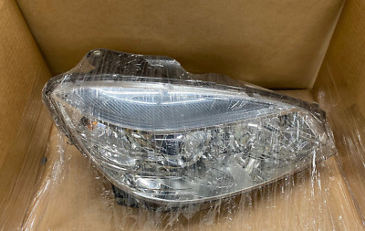 Magneti Marelli Halogen RH Headlight Assembly- 354.422-181 / 2048200861 -For MBZ