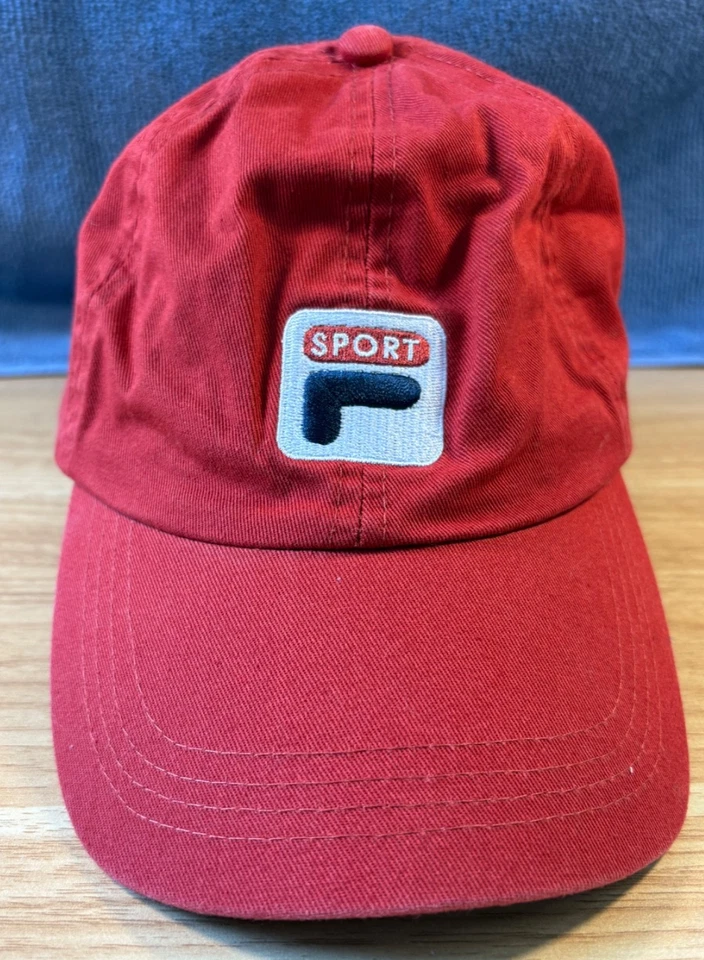 Оригинальная винтажная красная однотонная крышка FILA, бывшая в употреблении, отличное состояние товара - Изображение 2 из 4