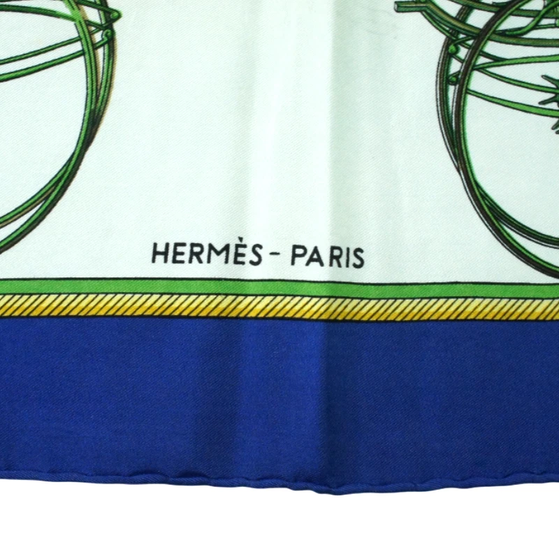 Bufanda de seda 34 HERMÈS "LES VOITURES A TRANSFORMATION" de F. de La Perrière 1965 Foto 3 de 4