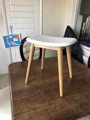 Stilvoller Muuto Fiber niedriger Hocker - Eichengestell - Post oder London Lieferung