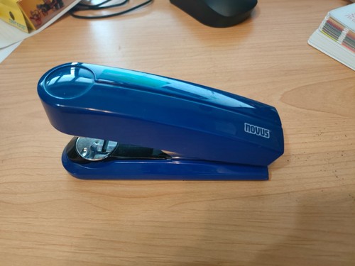 Heftgerät Bürohefter bis 35 Blatt + Heftklammern Tacker Top Handtacker