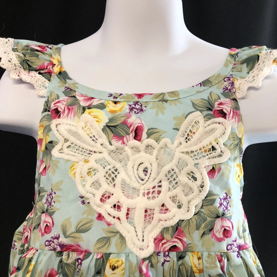 Vestido sin marca para niñas rosas y encaje y apliques bellamente detallados @31 Foto 2 de 4