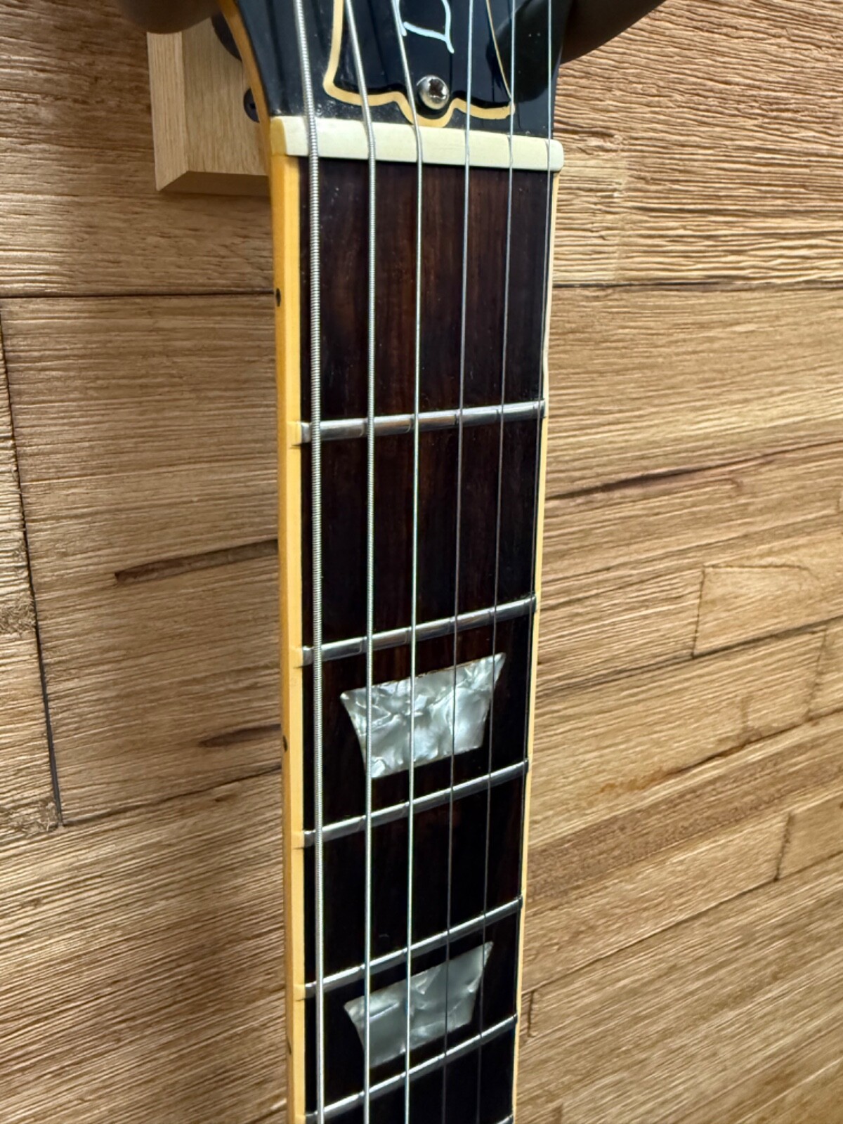 Gibson Les Paul Deluxe Guitar 1977 Natural 9lbs 10oz w/Gen 2 Chainsaw case-Clean