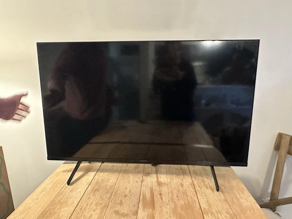 Sony KD-43X85J 43" 4K UHD LED Smart TV with 120Hz, HDR, Google TV, Remote Mount - Image 4 of 4